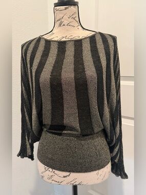 NWT Michelle Nicole Striped Metallic Knit Women's Sweater with Banded Hemline